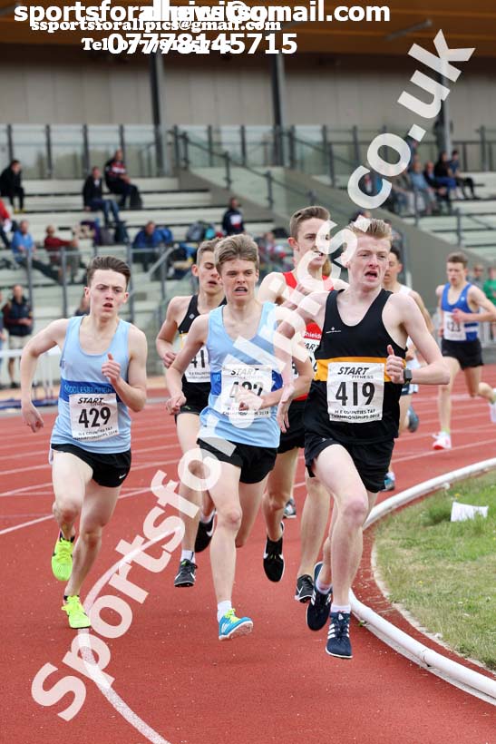Mens under-17 1500 metres, North Eastern Track and Fields Champs., Middlesbrough. Photo: David T. Hewitson/Sports for All Pics